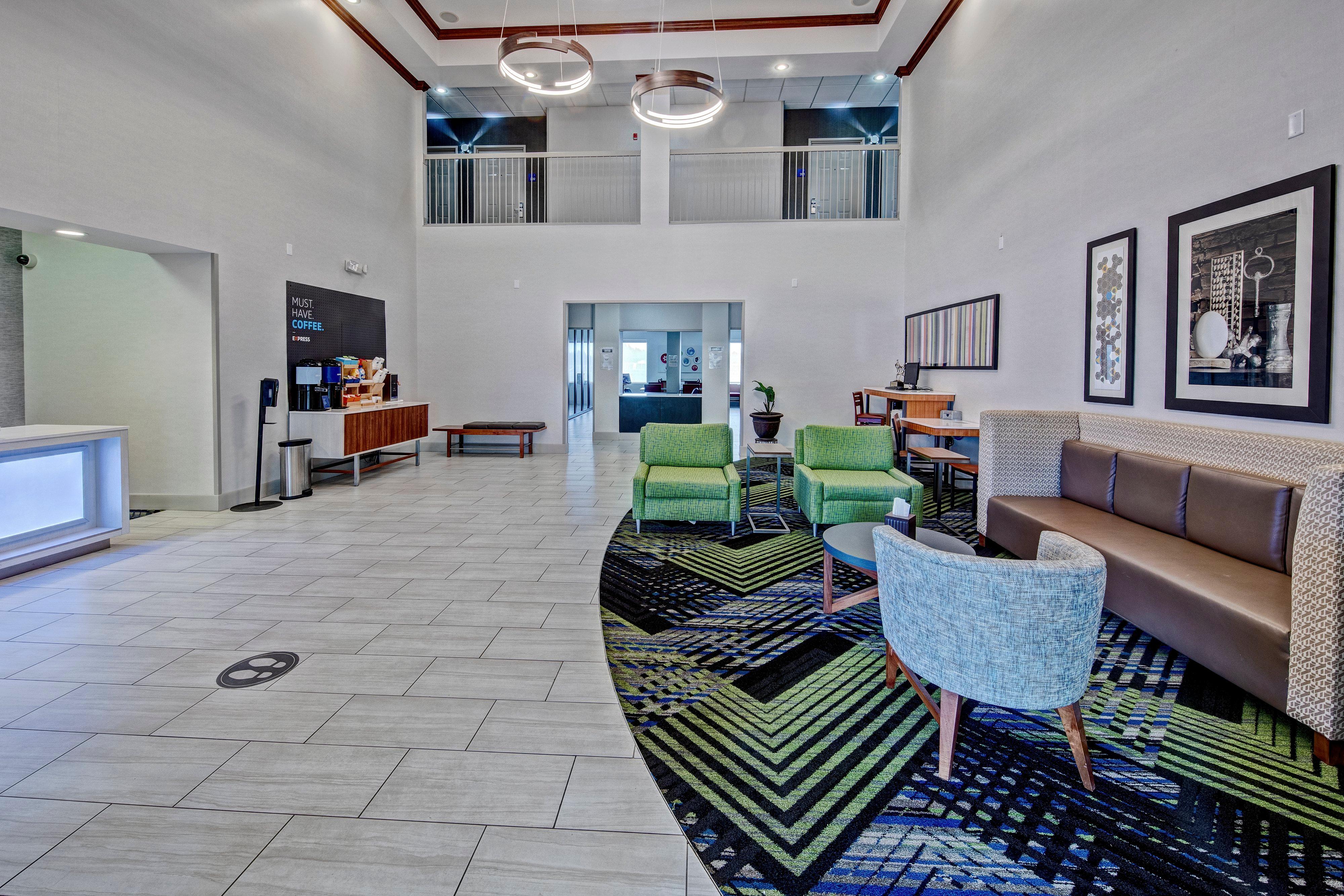 Holiday Inn Express Hotel & Suites Clarksville Exteriör bild