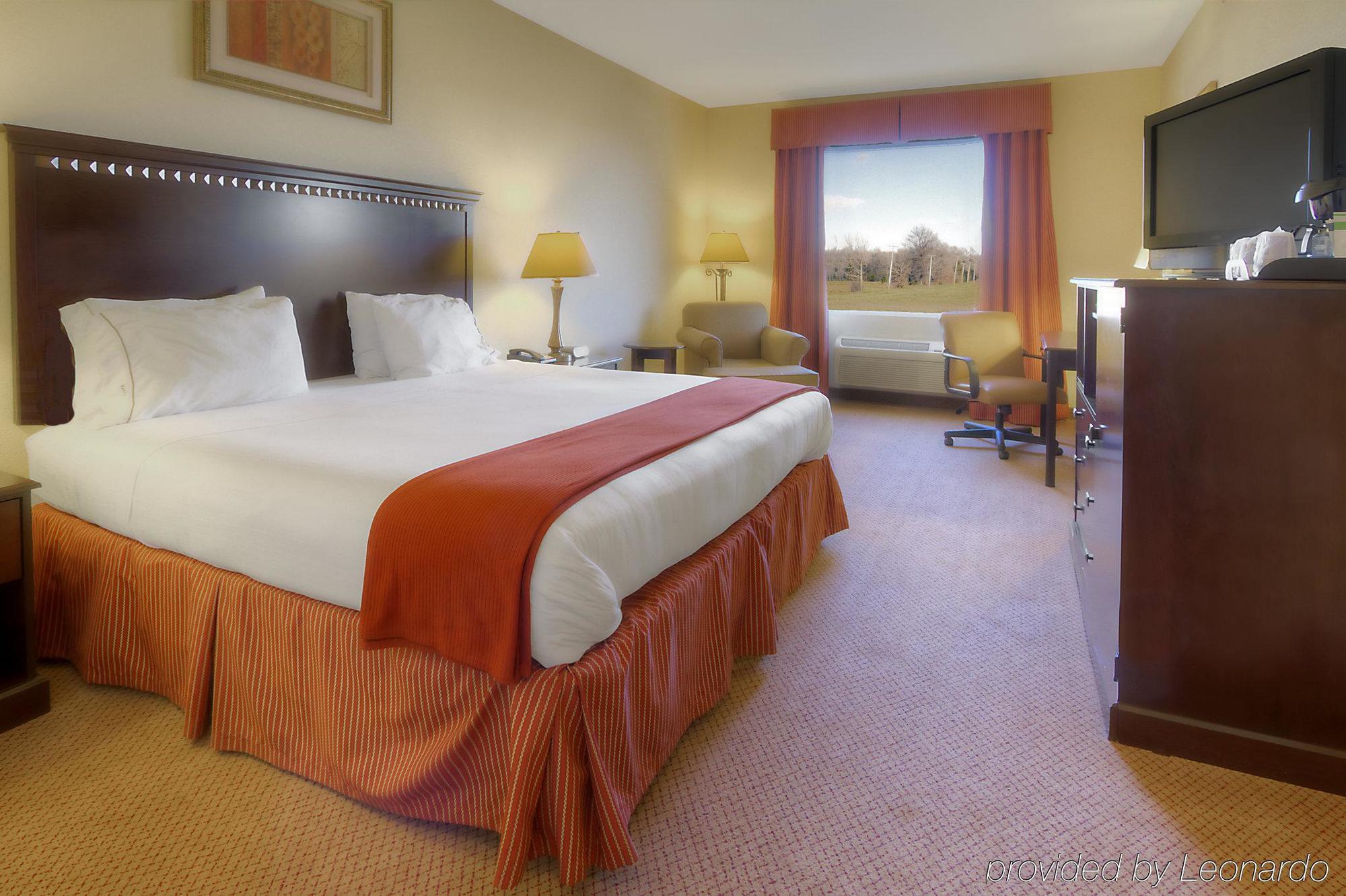 Holiday Inn Express Hotel & Suites Clarksville Exteriör bild