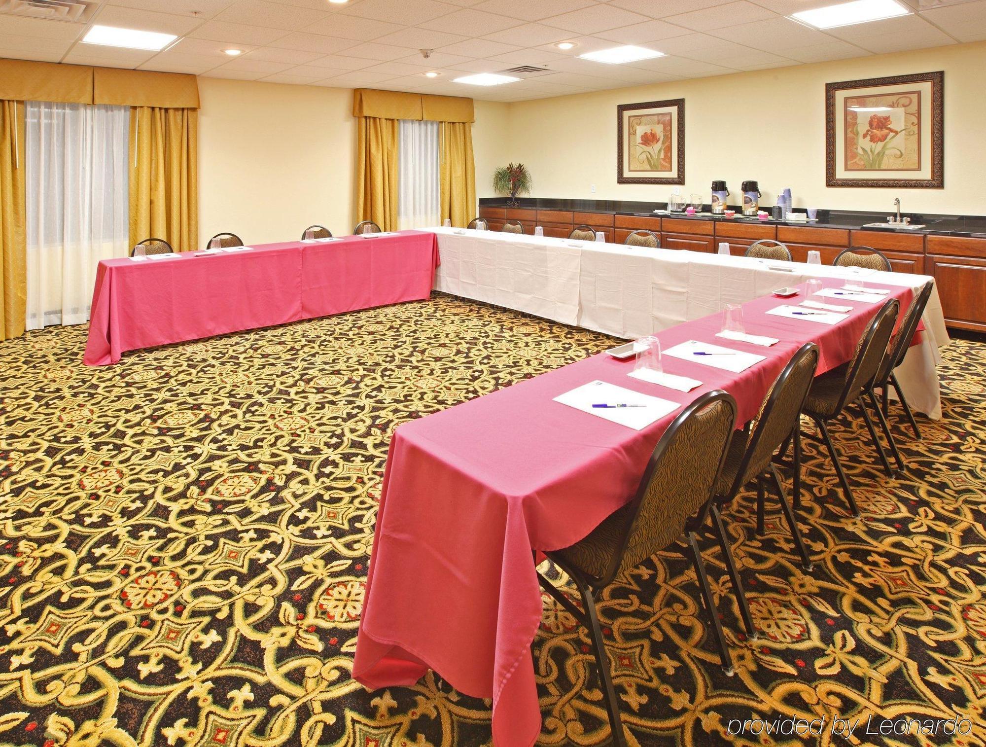 Holiday Inn Express Hotel & Suites Clarksville Bekvämligheter bild