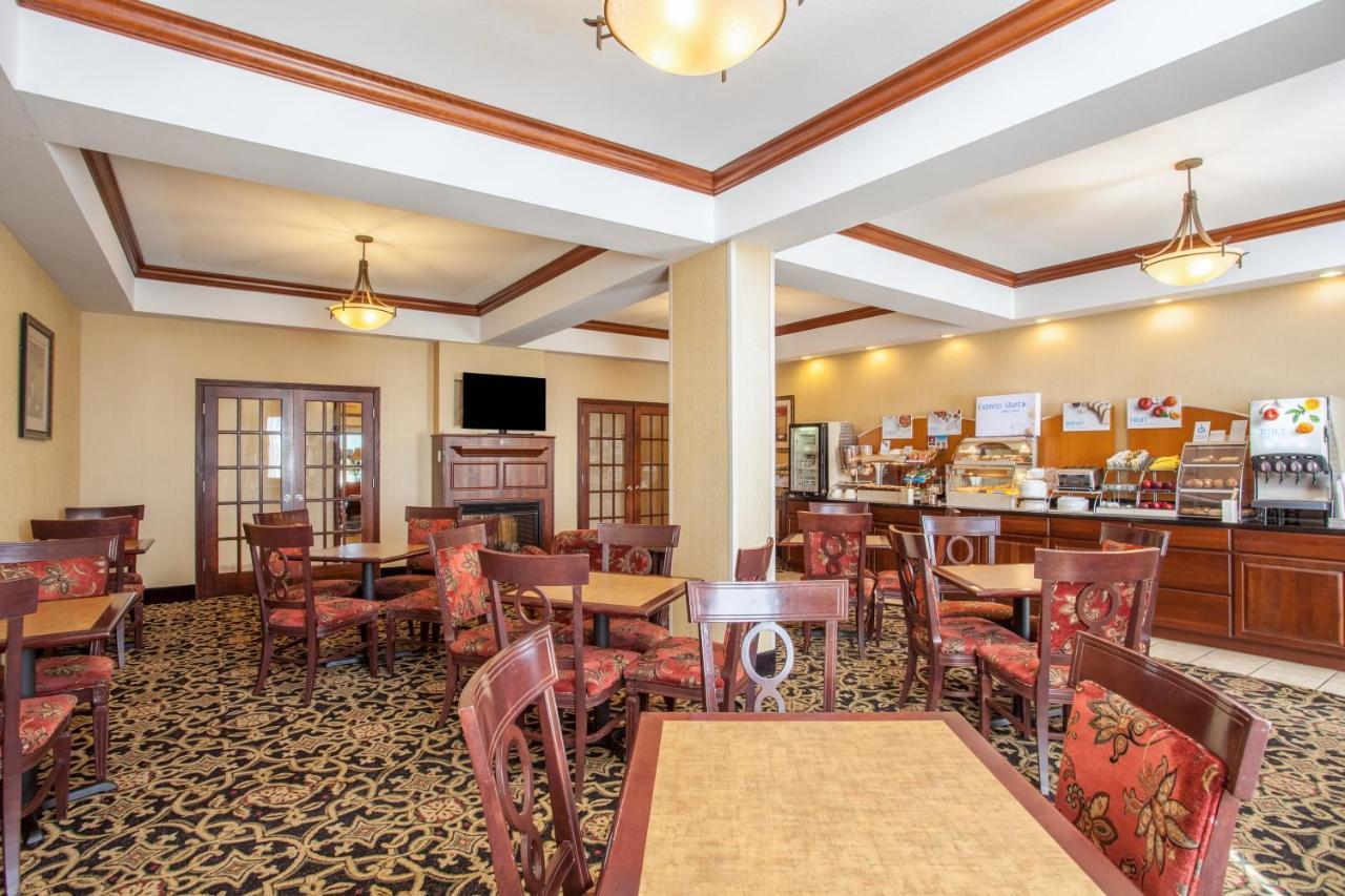 Holiday Inn Express Hotel & Suites Clarksville Exteriör bild
